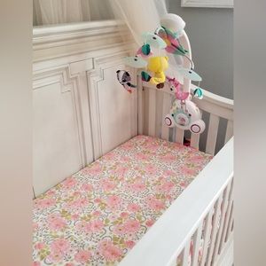 Boutique crib sheet